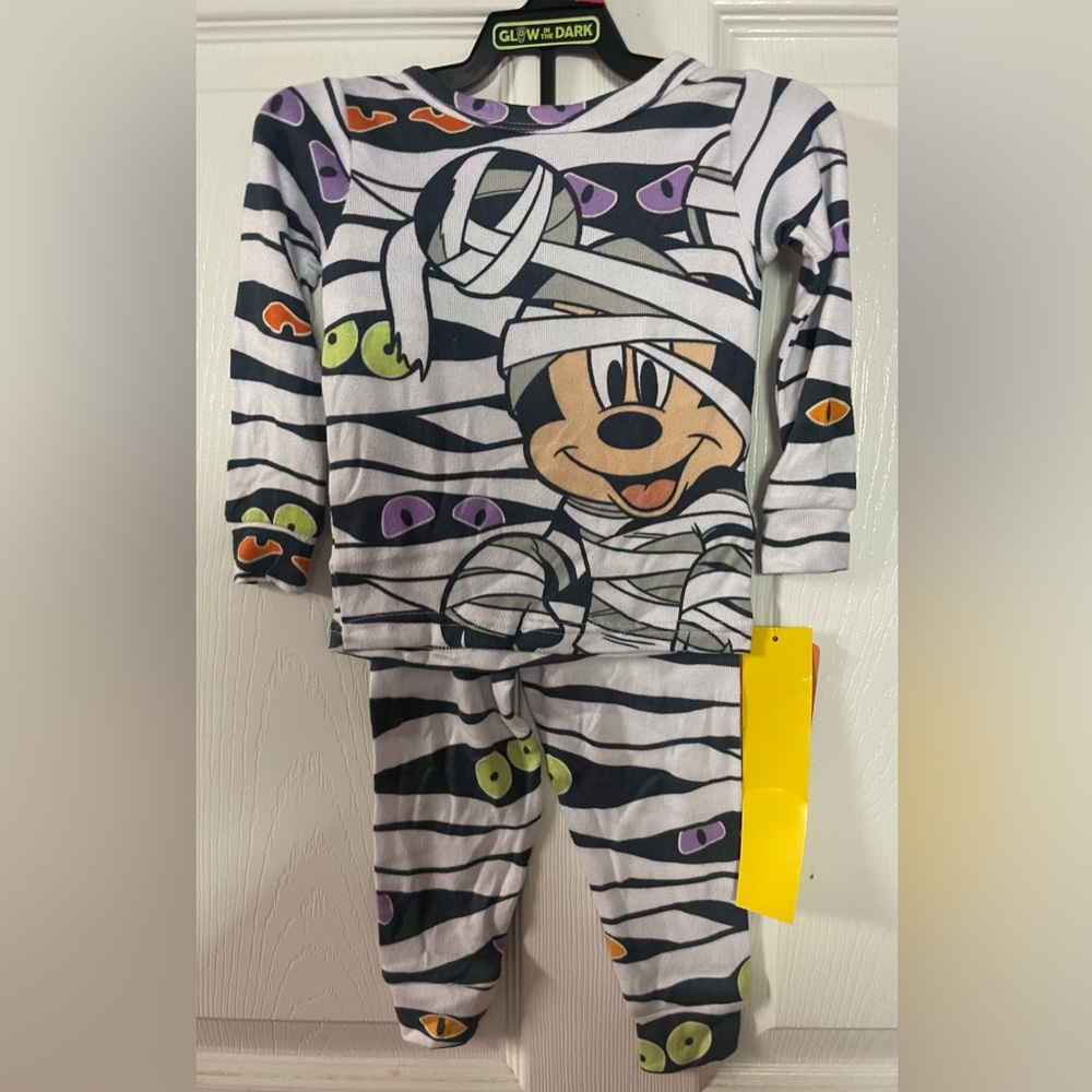 Disney Kids‎ Halloween Pajamas! NWT! Size 18 months.
